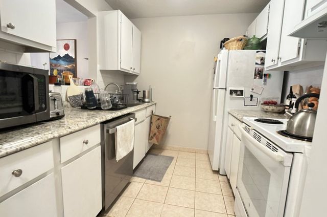 73 Charlesbank Rd 201, Newton, MA 02458