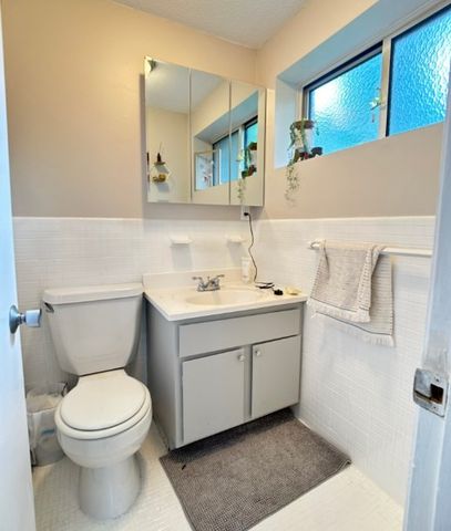 73 Charlesbank Rd 201, Newton, MA 02458