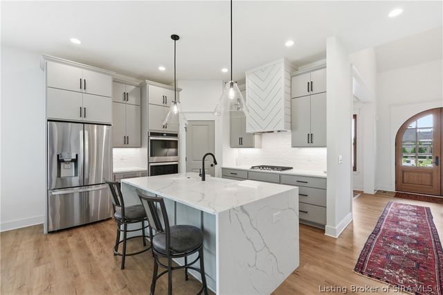 799 Dani Ann Way, Jeffersonville, IN 47130
