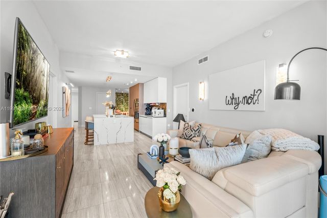 851 NE 1 Ave 4307, Miami, FL 33132