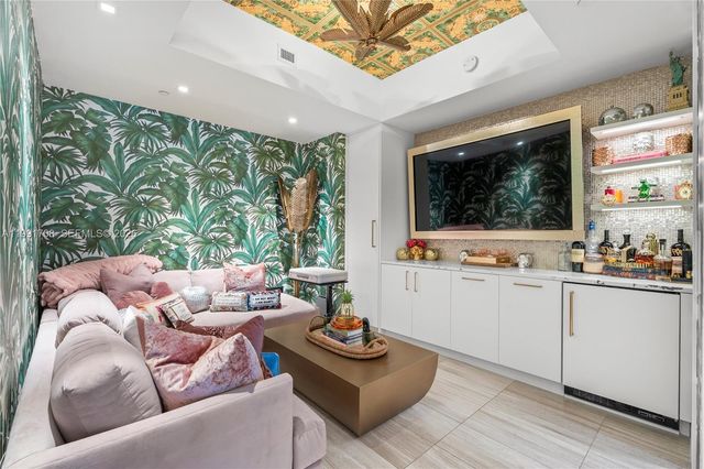 851 NE 1 Ave 4307, Miami, FL 33132