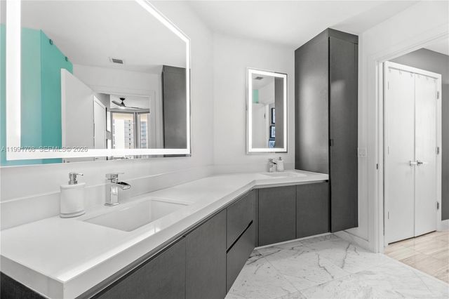 851 NE 1 Ave 4307, Miami, FL 33132