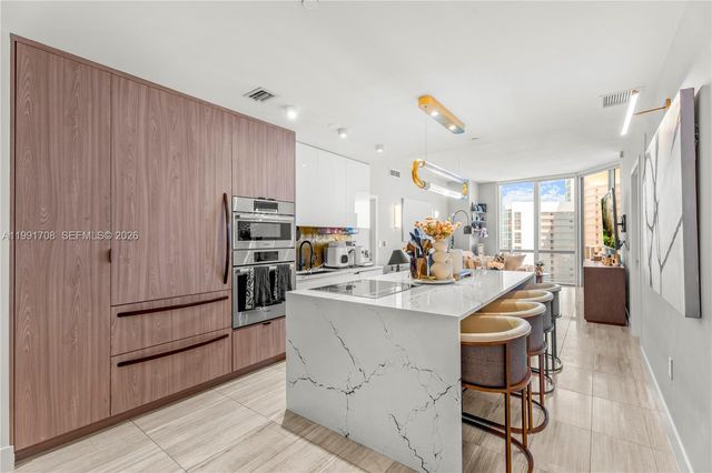 851 NE 1 Ave 4307, Miami, FL 33132