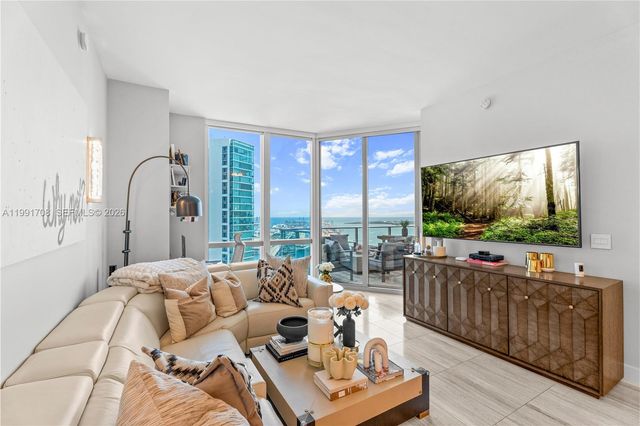 851 NE 1 Ave 4307, Miami, FL 33132