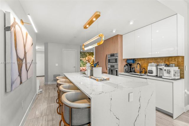 851 NE 1 Ave 4307, Miami, FL 33132