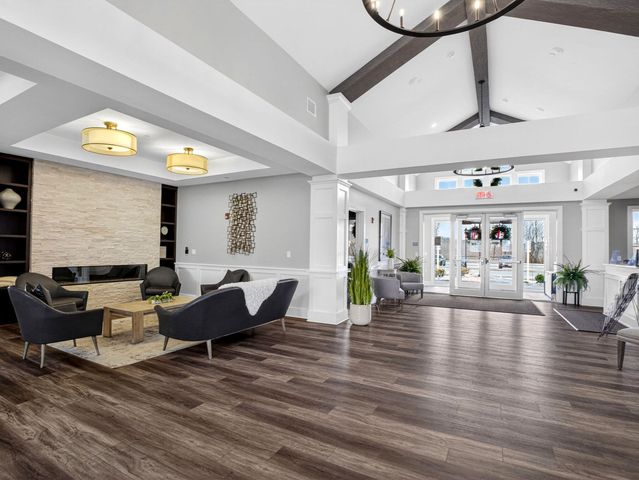 4 Peters Farm Way 206, Westborough, MA 01581