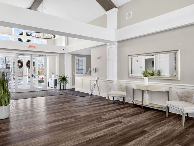 4 Peters Farm Way 206, Westborough, MA 01581
