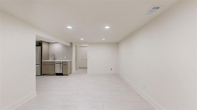 5657 W 50 Street, Mission, KS 66202