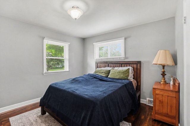 319 W North Street, Paw Paw, MI 49079