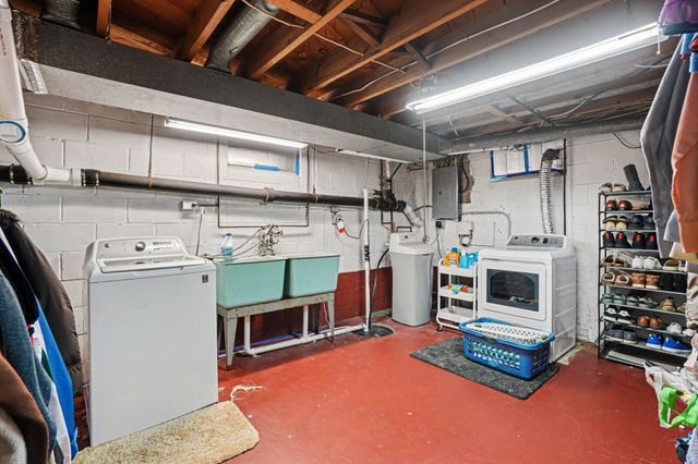 319 W North Street, Paw Paw, MI 49079