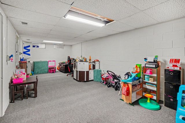 319 W North Street, Paw Paw, MI 49079