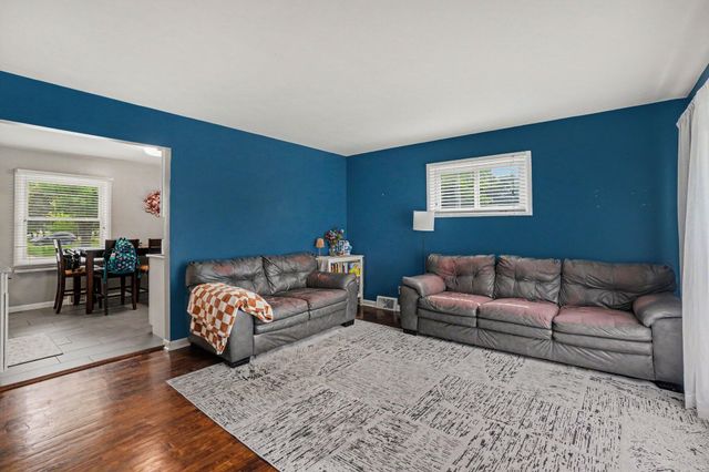 319 W North Street, Paw Paw, MI 49079
