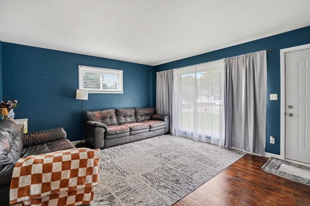 319 W North Street, Paw Paw, MI 49079