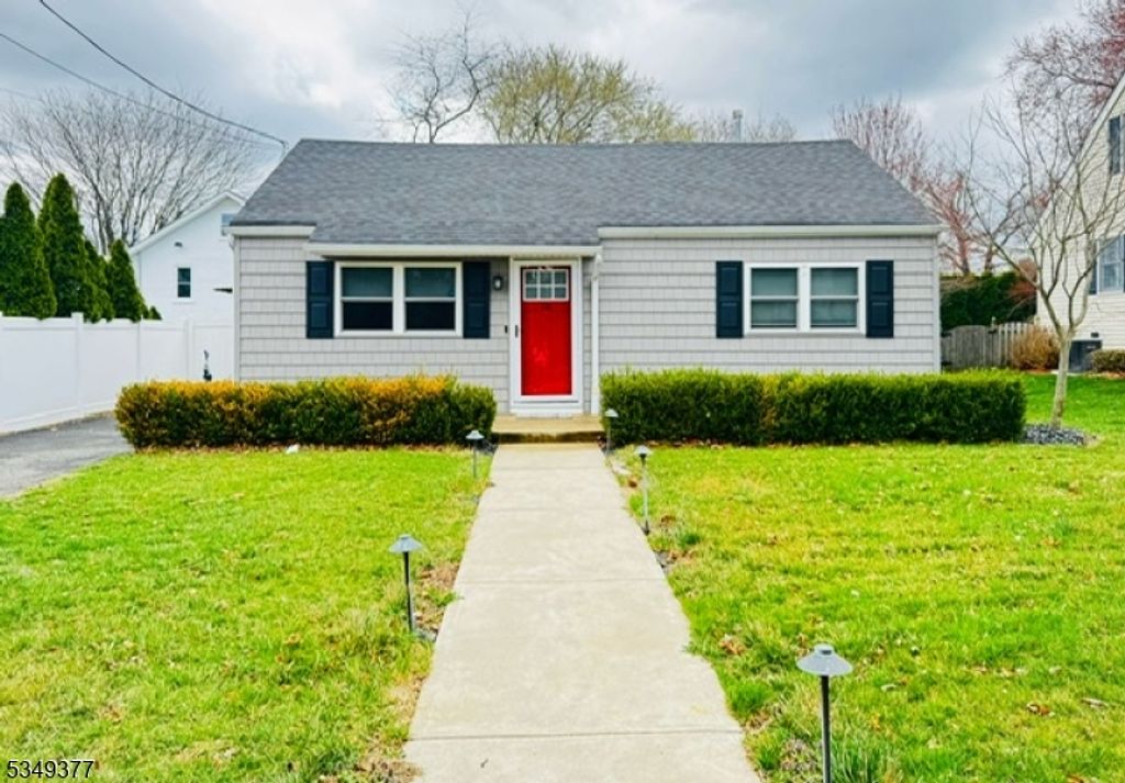 16 Irwin Ave, Freehold Twp., NJ 07728