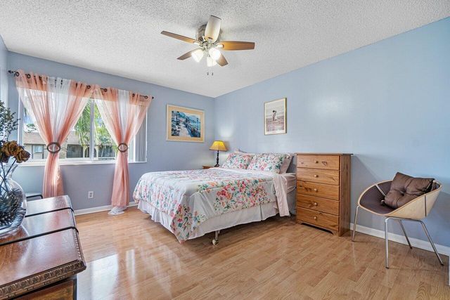 407 Pine Glen Lane B-1, Greenacres, FL 33463