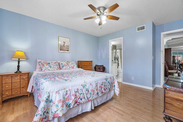 407 Pine Glen Lane B-1, Greenacres, FL 33463