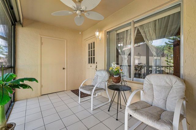 407 Pine Glen Lane B-1, Greenacres, FL 33463