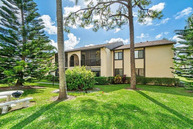 407 Pine Glen Lane B-1, Greenacres, FL 33463