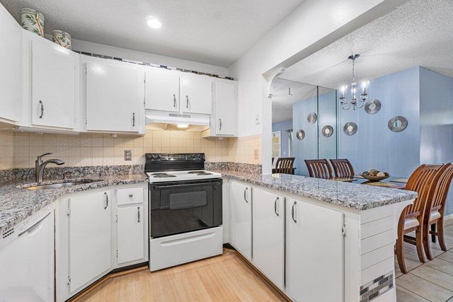 407 Pine Glen Lane B-1, Greenacres, FL 33463