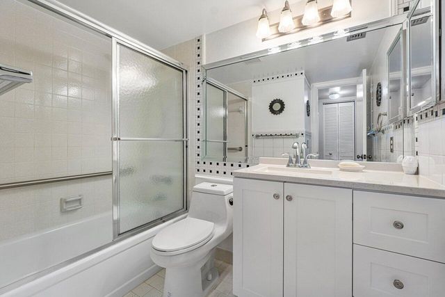 407 Pine Glen Lane B-1, Greenacres, FL 33463