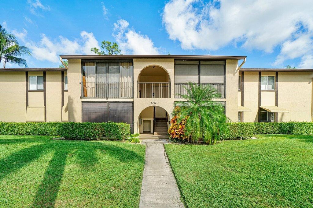 407 Pine Glen Lane B-1, Greenacres, FL 33463