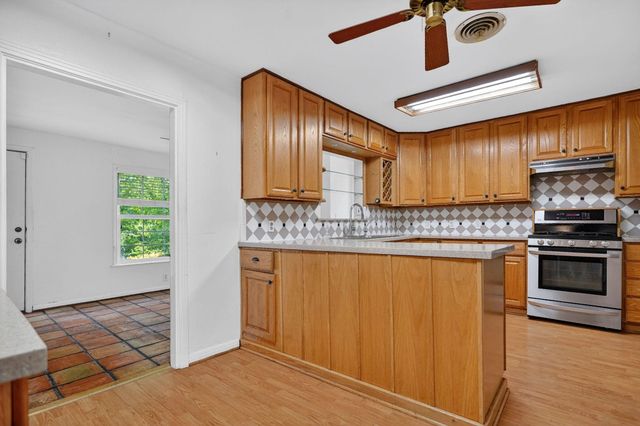 1204 Ashburn Avenue, College Station, TX 77840