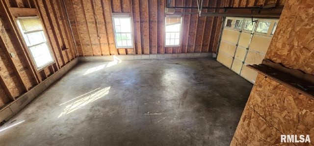 555 N JACKSON Street, Bushnell, IL 61422