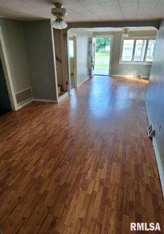 555 N JACKSON Street, Bushnell, IL 61422