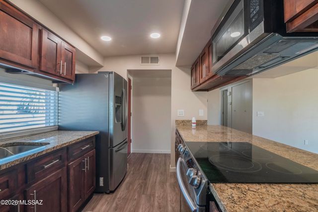 9134 E Calle Cascada, Tucson, AZ 85715