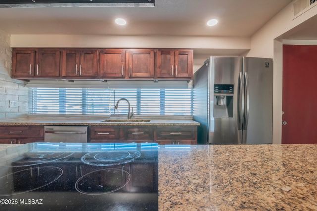 9134 E Calle Cascada, Tucson, AZ 85715