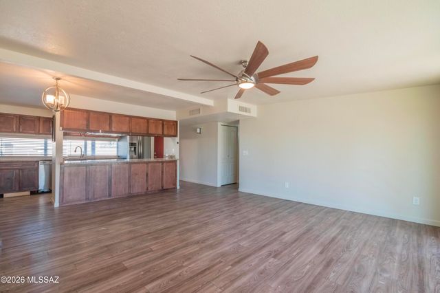 9134 E Calle Cascada, Tucson, AZ 85715