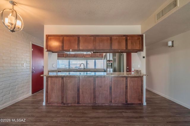 9134 E Calle Cascada, Tucson, AZ 85715