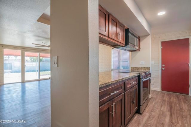 9134 E Calle Cascada, Tucson, AZ 85715