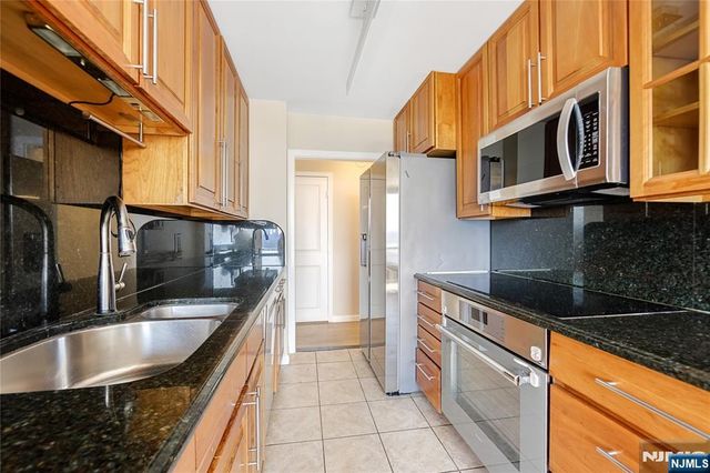 200 Winston Drive 2019, Cliffside Park, NJ 07010