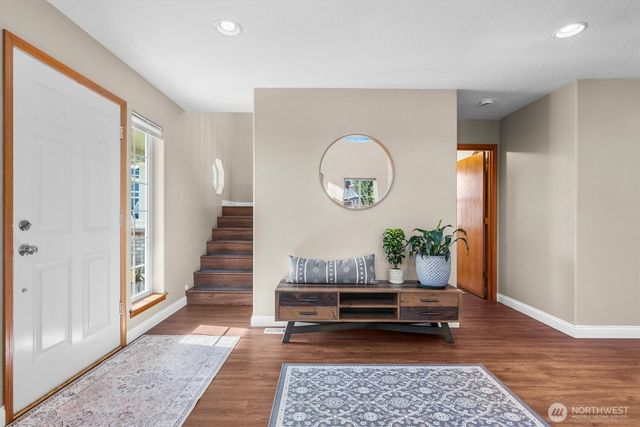 1311 E 16TH Circle, La Center, WA 98629