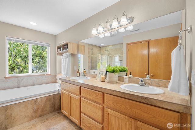 1311 E 16TH Circle, La Center, WA 98629