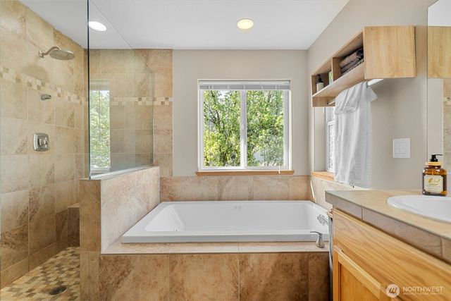 1311 E 16TH Circle, La Center, WA 98629