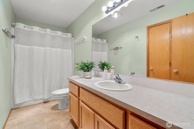 1311 E 16TH Circle, La Center, WA 98629
