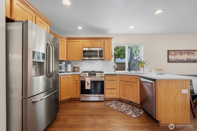 1311 E 16TH Circle, La Center, WA 98629