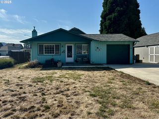 802 54TH Pl, Springfield, OR 97478