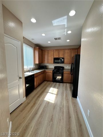 8146 Lake Chippewa Street, Las Vegas, NV 89113