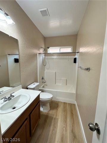 8146 Lake Chippewa Street, Las Vegas, NV 89113