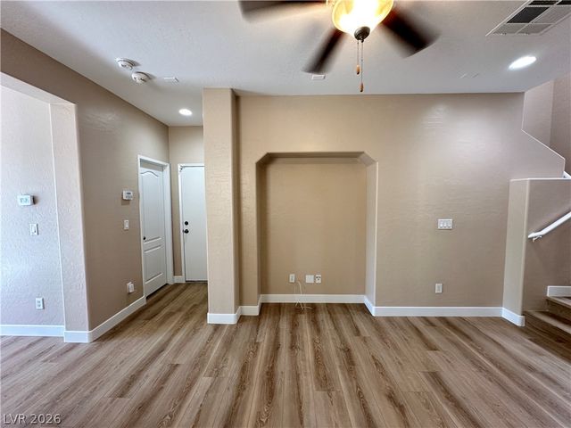 8146 Lake Chippewa Street, Las Vegas, NV 89113