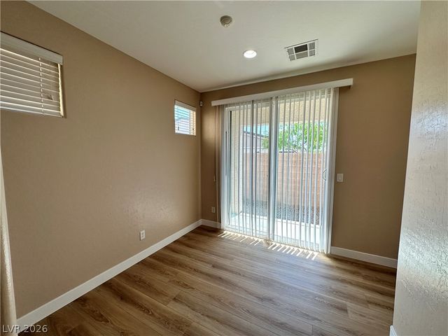 8146 Lake Chippewa Street, Las Vegas, NV 89113