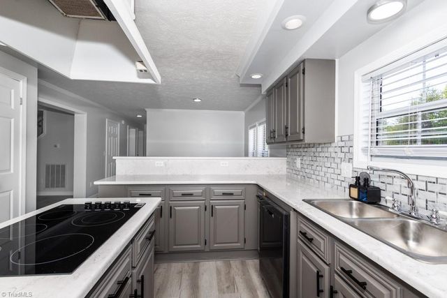 258 Buttercup Road, Eden, NC 27288