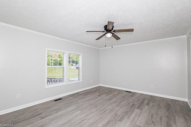 258 Buttercup Road, Eden, NC 27288