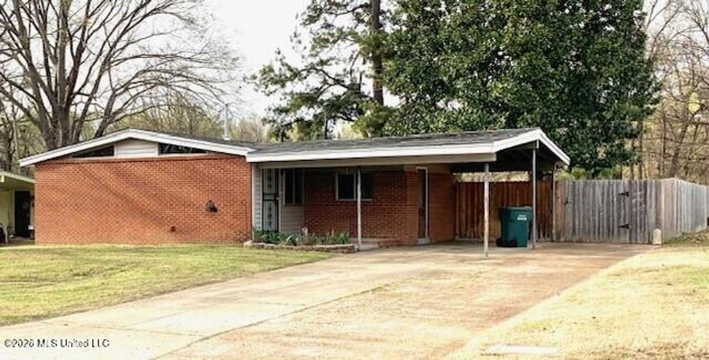 1518 Town And Country Drive, Southaven, MS 38671