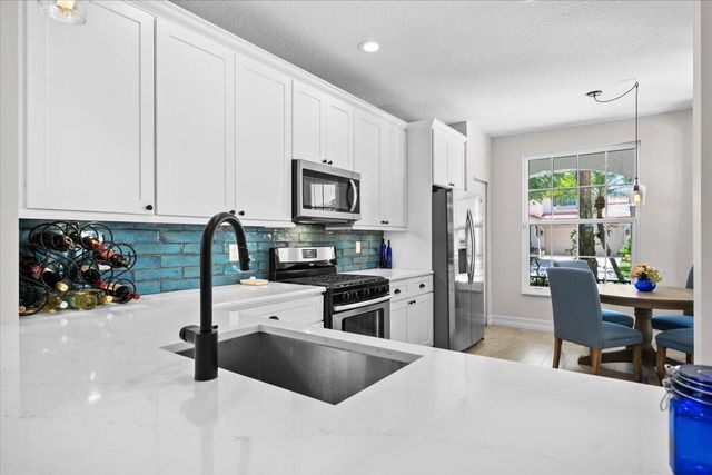 315 September Street, Palm Beach Gardens, FL 33410