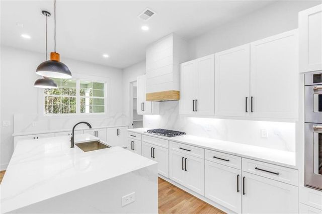 121 Forest Berry Court, Newnan, GA 30265