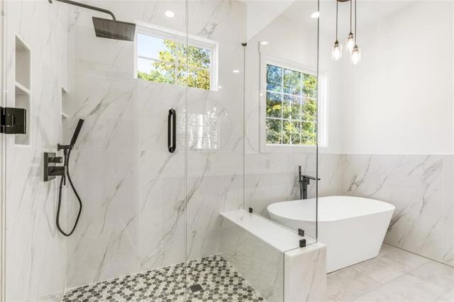 121 Forest Berry Court, Newnan, GA 30265